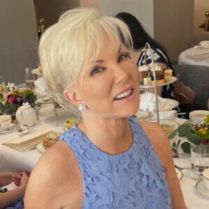 Your Posher, Suzanne URPhenom